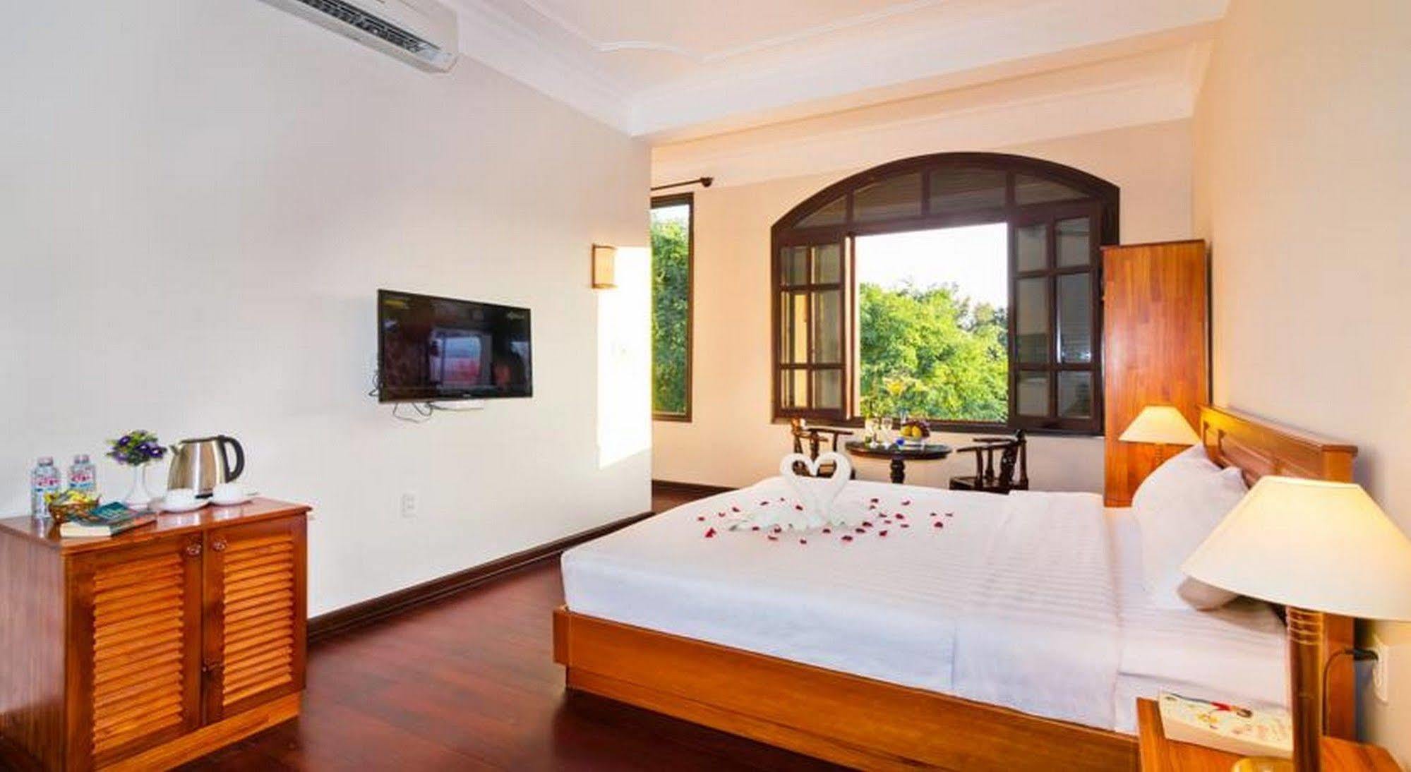 Garden Aroma Homestay Хойан Экстерьер фото